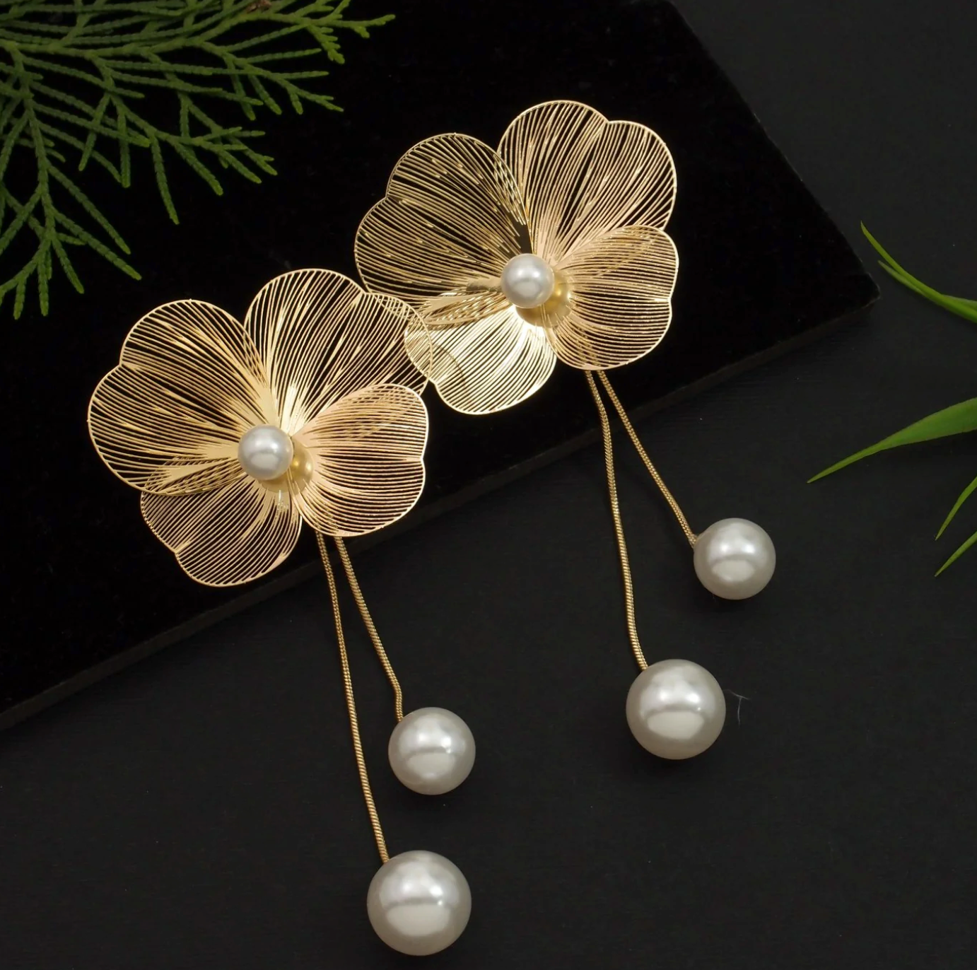 Airy Bloom Pearl Drop Earrings